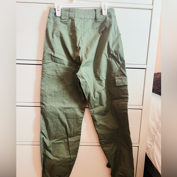 Cotton On cargo pants - Picture 2 of 3